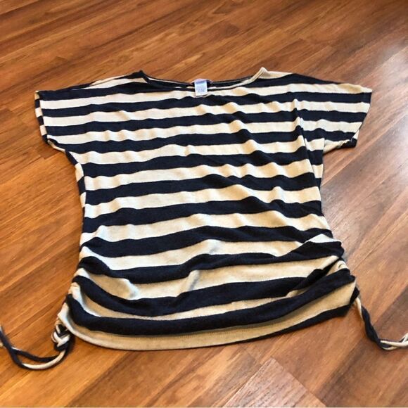 Juniper Ln Maternity short sleeve navy blue and white striped size Large - Picture 7 of 11